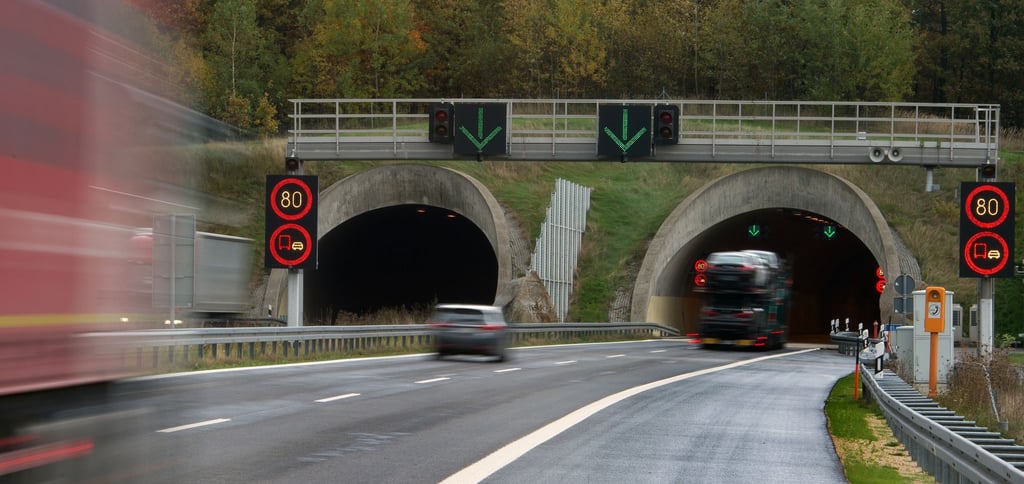 Es muss an Umspannstationen gearbeitet werden - der Tunnel Königshainer Berge wird stundenlang gesperrt. (Archivbild)