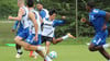 Tatsuya Ito vom 1. FC Magdeburg dribbelt beim Trainingsspiel am Mittwoch seine Mit- und Gegenspieler schwindelig.