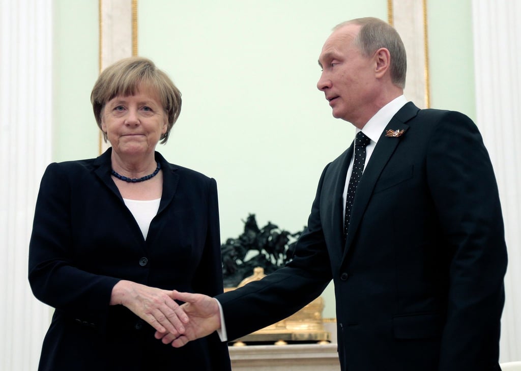 Kritiker werfen Merkel einen naiven Umgang mit dem russischen Präsidenten Wladimir Putin vor. (Archivbild)