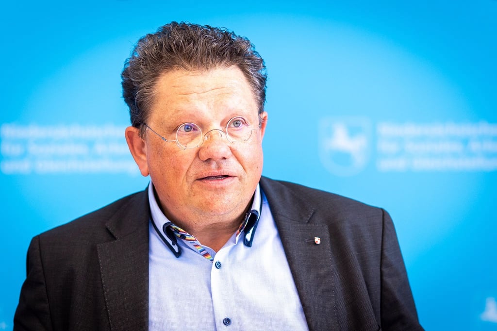 Für Niedersachsens Gesundheitsminister sollten Besuche bei Fachärzten nur nach Überweisung des Hausarztes möglich sein. (Archivbild)