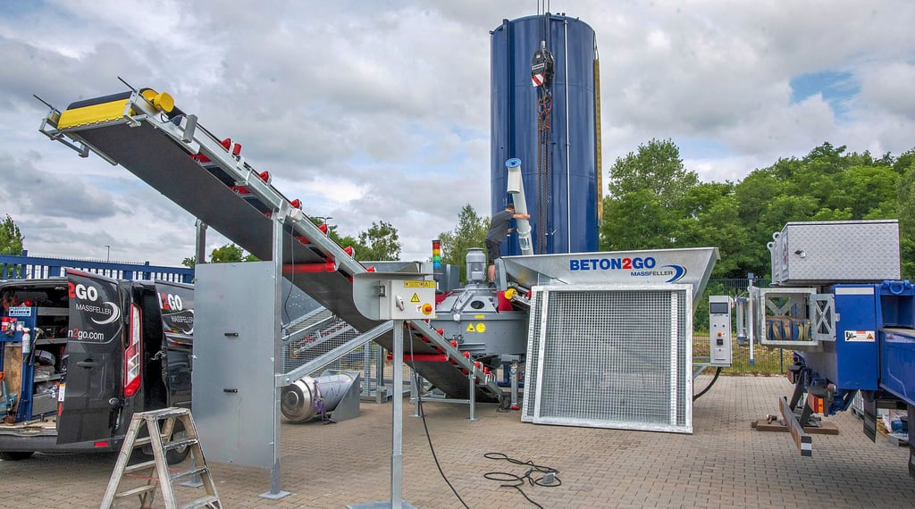 Die „Beton2Go“-Anlage wird auf dem Rothkegel-Gelände in Dessau montiert.