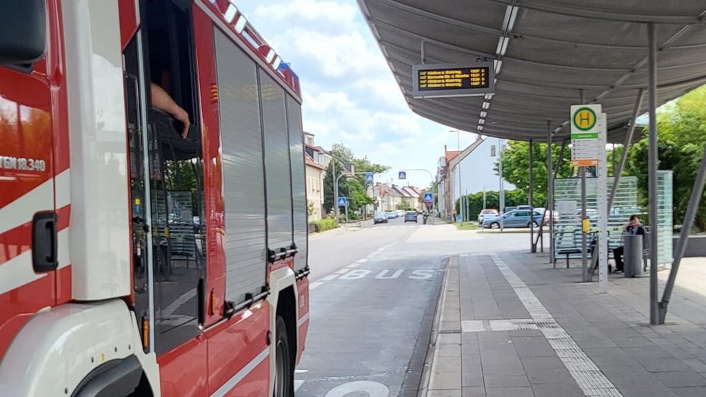 Am Busbahnhof in Haldensleben hat es einen Feuerwehreinsatz gegeben.