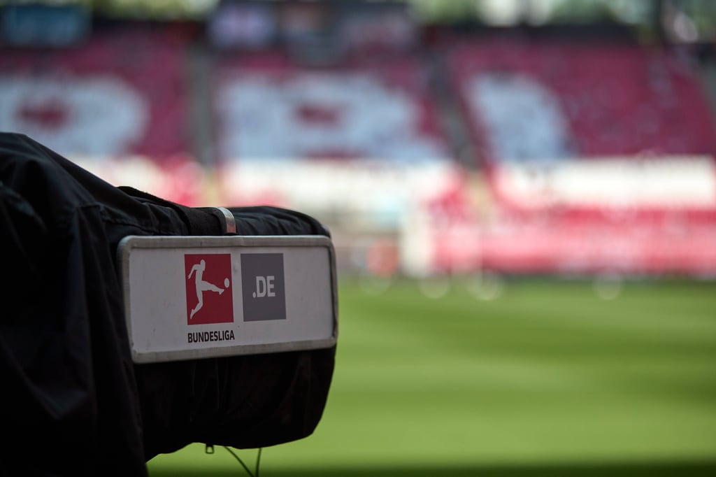 Die Testspiele von RB Leipzig während der USA-Reise gegen Aston Villa und Wolverhampton Wanderers werden vom Pay-TV-Anbieter Sky live und DAZN gezeigt.