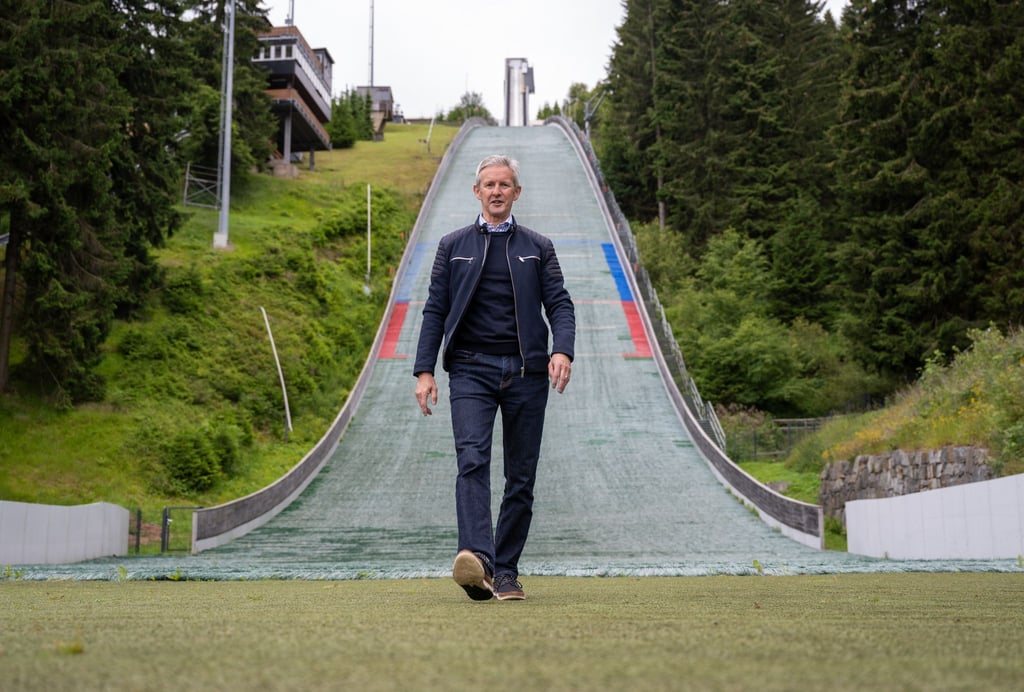 Skisprung-Olympiasieger Jens Weißflog, der am Sonntag seinen 60. Geburtstag feiert, ist weiter von der wichtigen Rolle des Leistungssports in der Gesellschaft überzeugt.