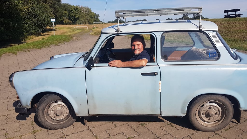 Der Trabant erlebt ein Revival. Bernd Schwarz aus Neukirchen in der Altmärkischen Wische (Landkreis Strendal) ist das ziemlich schnuppe, er hat nach der Wende nie aufgehört Trabant zu fahren.