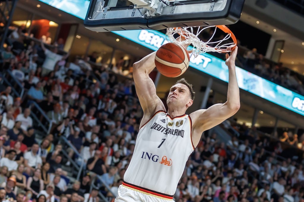 Johannes Voigtmann beim Dunking.
