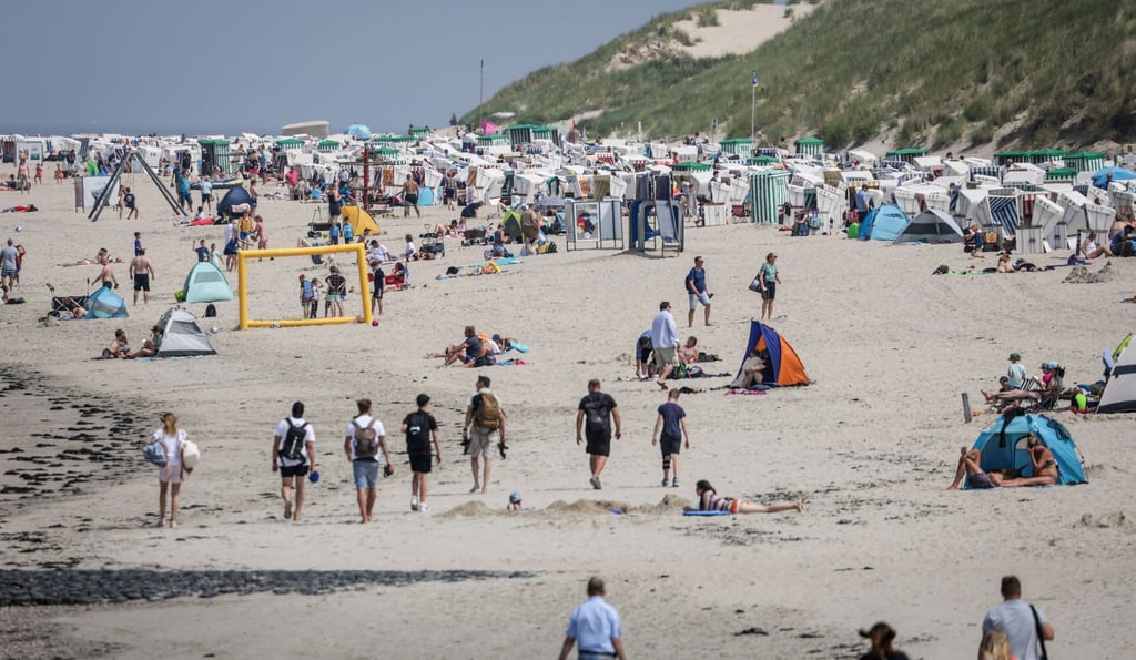 Am Strand der Insel Baltrum waren viele Strandkörbe schon belegt.