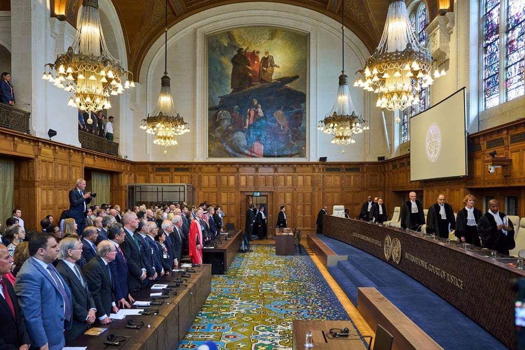 Der Internationale Gerichtshof in Den Haag erklärt die israelische Besatzung palästinensischer Gebiete für illegal.
