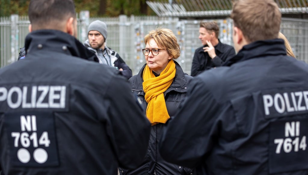 Möglicherweise könnten die beiden Niedersachsen-Derbys in der neuen Saison jeweils ohne Gästefans in den Stadien stattfinden. (Archivbild)