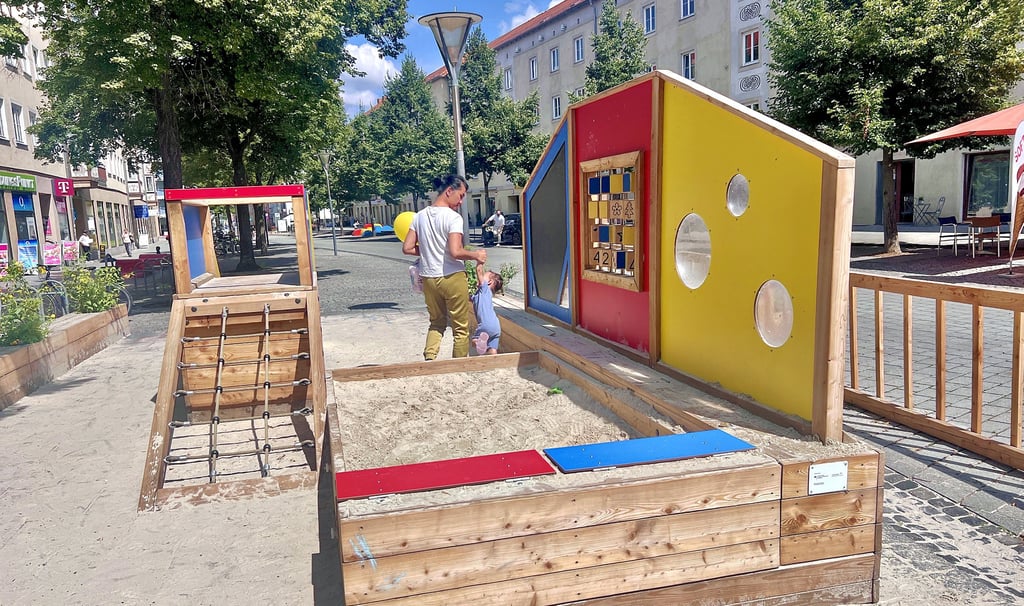 Dem Spielgerät in der Zerbster Straße fehlt es an Schatten.