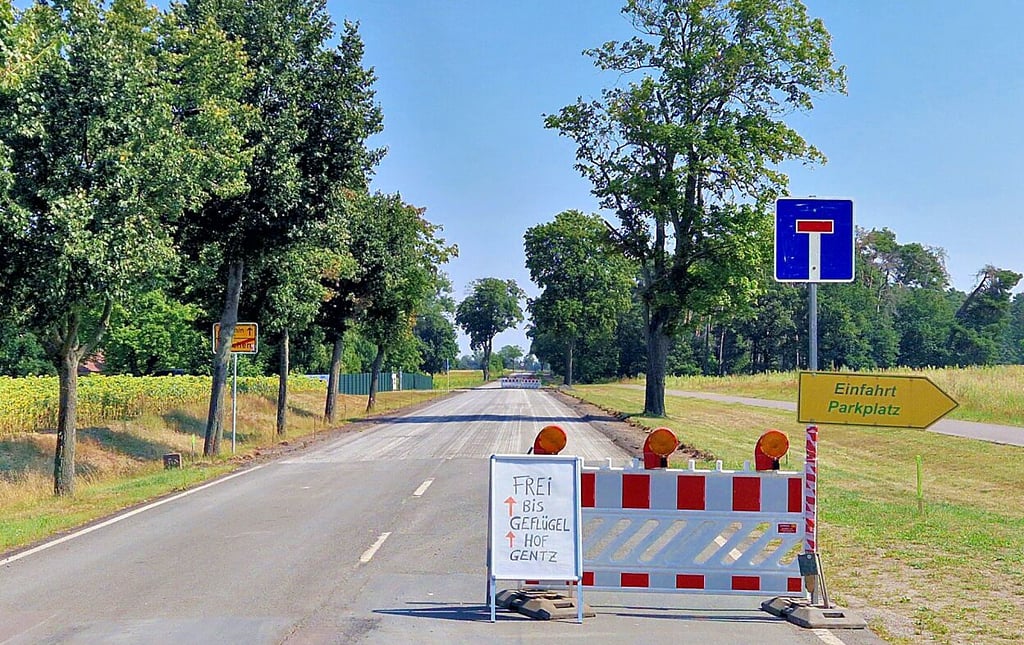 Am Ortsausgang von Parchen ist in Richtung Genthin Schluss.