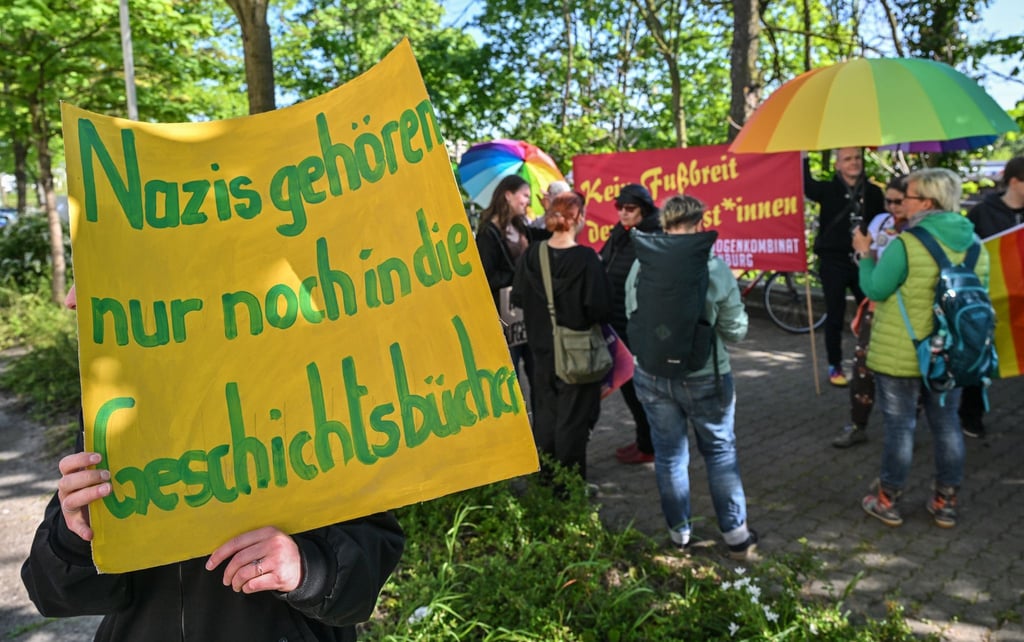 Protest in Cottbus gegen Rechtsextremismus an Schulen. (Archivbild)