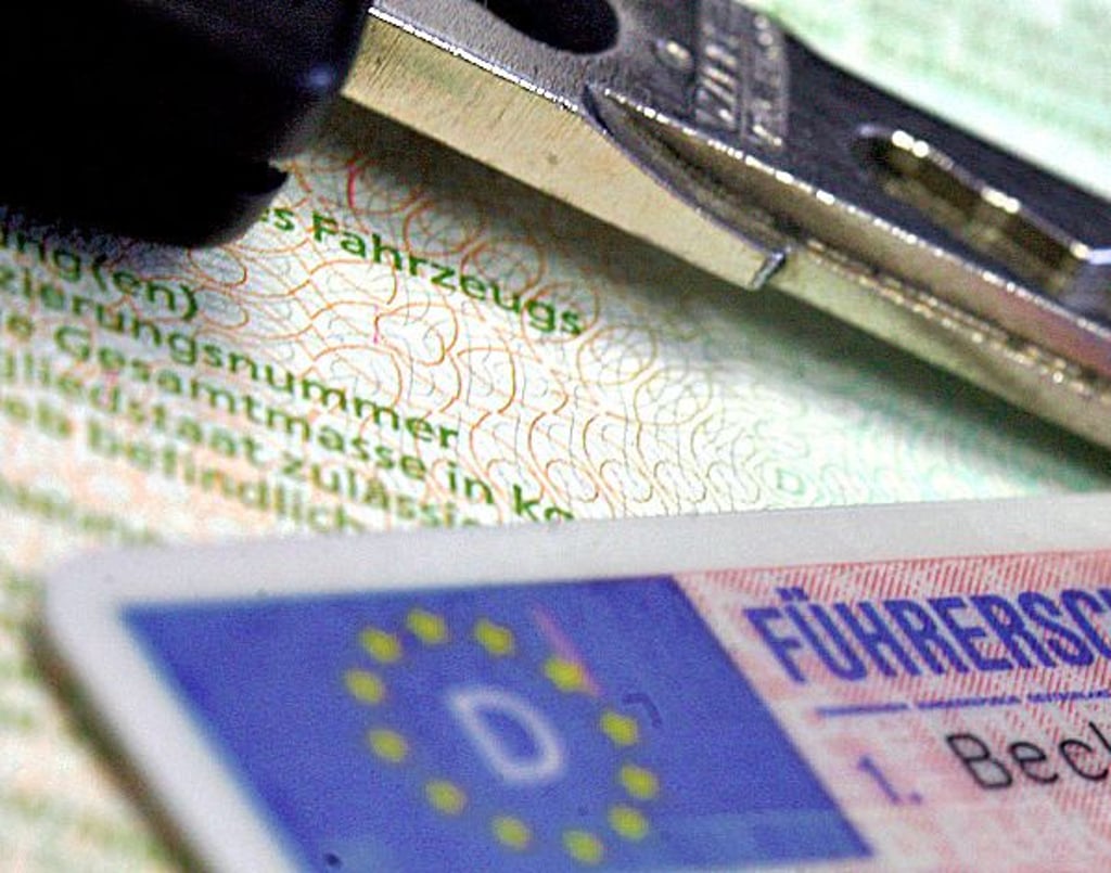 Ein Mann saß ohne gültigen Führerschein am Steuer.