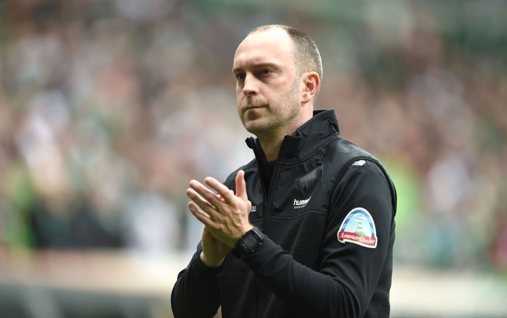 Trainer Ole Werder kassiert mit Werder Bremen eine klare Niederlage im Trainingslager.