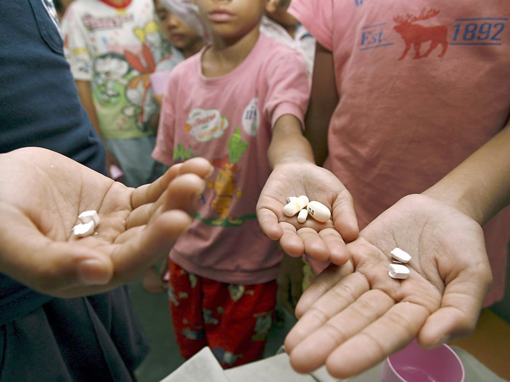 Von den HIV-infizierten Kindern erhalten nur gut die Hälfte moderne Medikamente. (Archivbild)