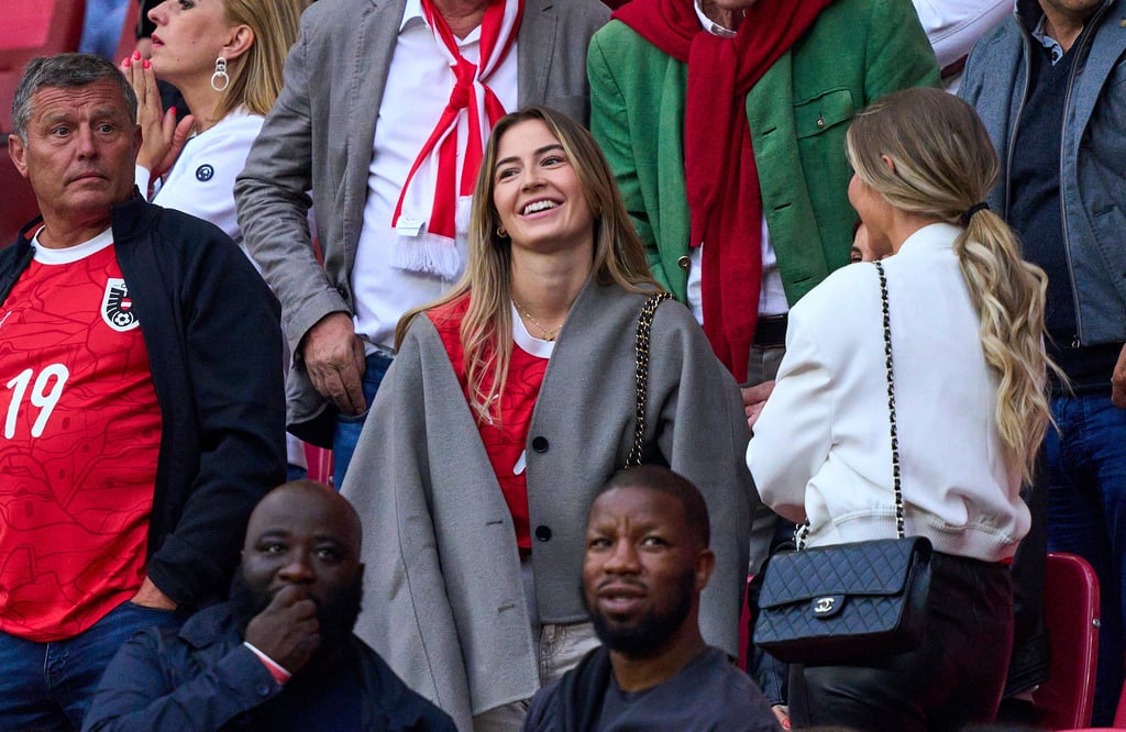 Sandrine "Sandy" Sobotka (m.), hier bei der EM in Deutschland als Zuschauerin ihres Freundes Christoph Baumgartner.