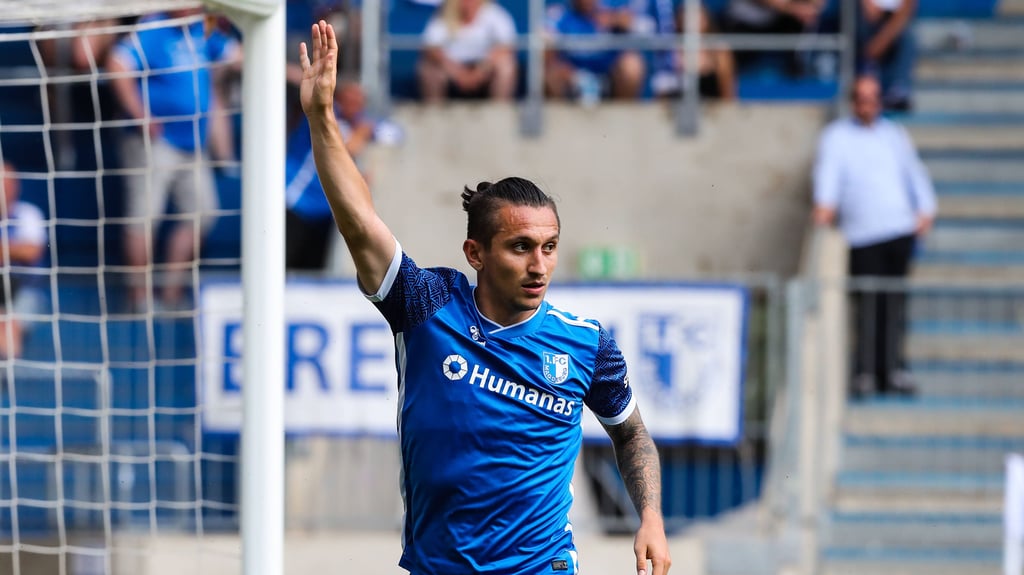 Baris Atik war auch beim Spiel seines 1. FC Magdeburg gegen den VfL Bochum Dreh- und Angelpunkt des Magdeburg Spielaufbaus. Er traf zweifach Aluminium und legte das 1:1 durch Martijn Kaars auf.