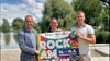 Premiere für Rock am Flick in Burg: Veranstalter Lucas Rehfeld, Yvonne Wilke mit Bürgermeister Phillipp Stark (v.l.n.r.) am Flickschupark.