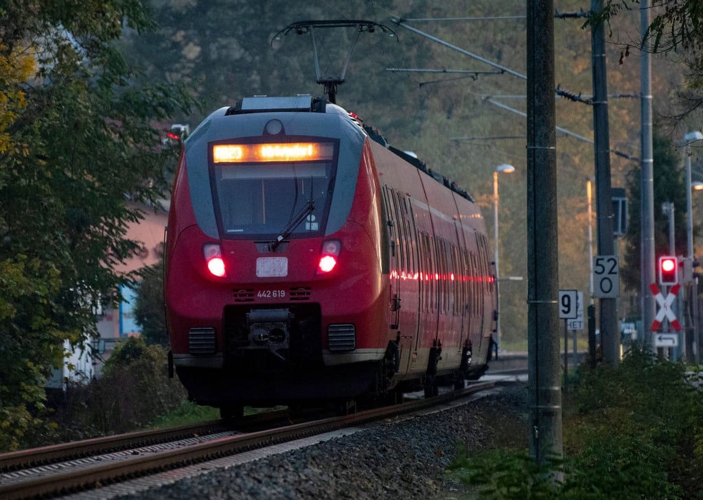 Wegen Unpünktlichkeit müssen die Bahnunternehmen in Brandenburg Vergütungen an das Land zurückzahlen.