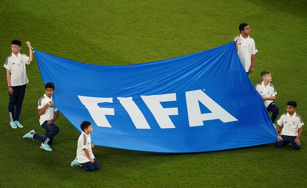 Fifpro und die European Leagues legen Beschwerde ein.