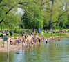 Baden am Saalestrand in Halle ist jeden Sommer wieder beliebt. Aufgrund der Wasserqualität wird allerdings davon abegeraten.
