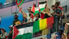 Während der Partie der israelischen Fußballer gegen Mali waren auf der Tribüne auch Palästina-Fahnen zu sehen.