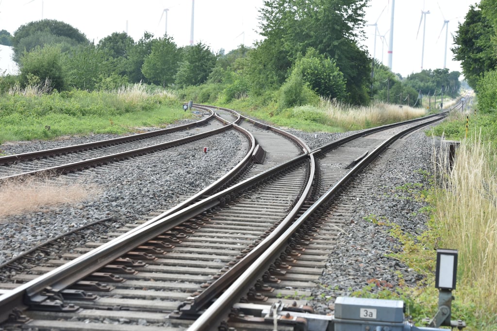Kein Zug fuhr Mittwochmorgen von und nach Naumburg. Bauarbeiten hatten sich verzögert (Symbolbild).
