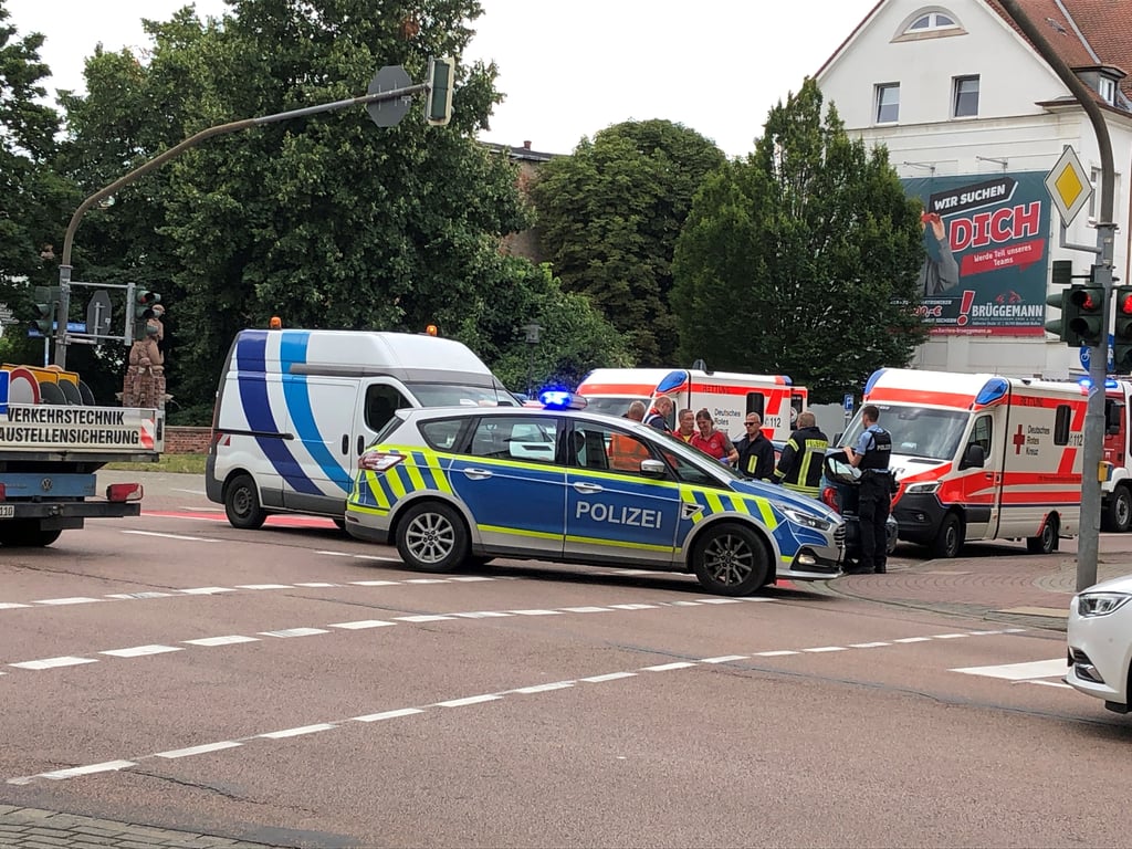 Einen Unfall hat es Mittwochmittag in des Köthener Bahnhofs gegeben.