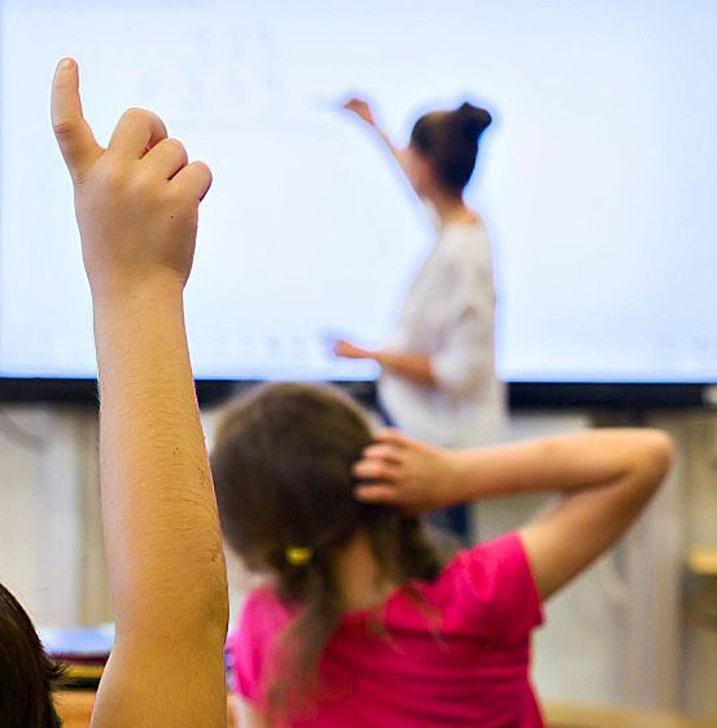 Die Grundschulen bekommen digitale Tafeln.