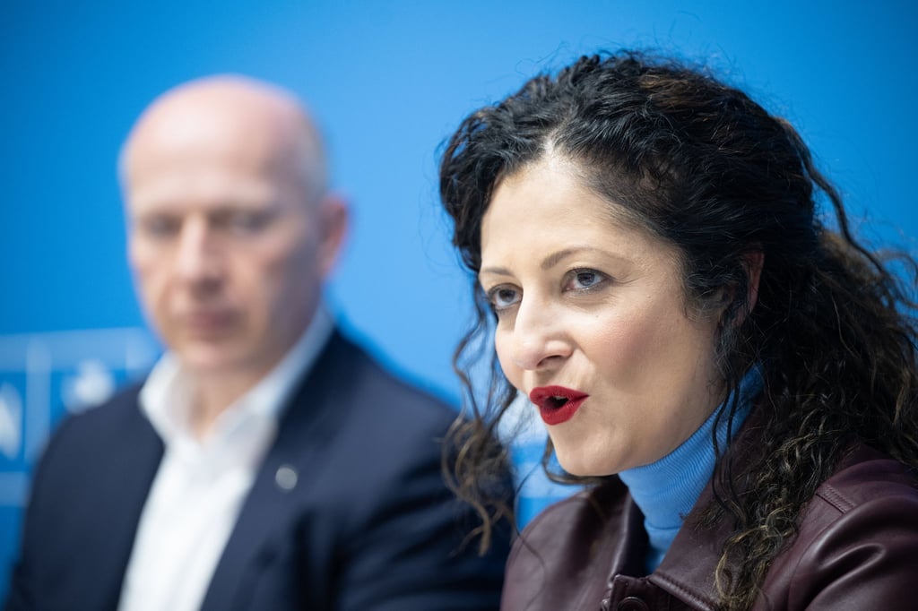Eine Obergrenze von 50 Euro Bargeld für Asylbewerber? Sozialsenatorin Cansel Kiziltpe (SPD) hatte das mehrfach deutlich kritisiert. (Archivbild)