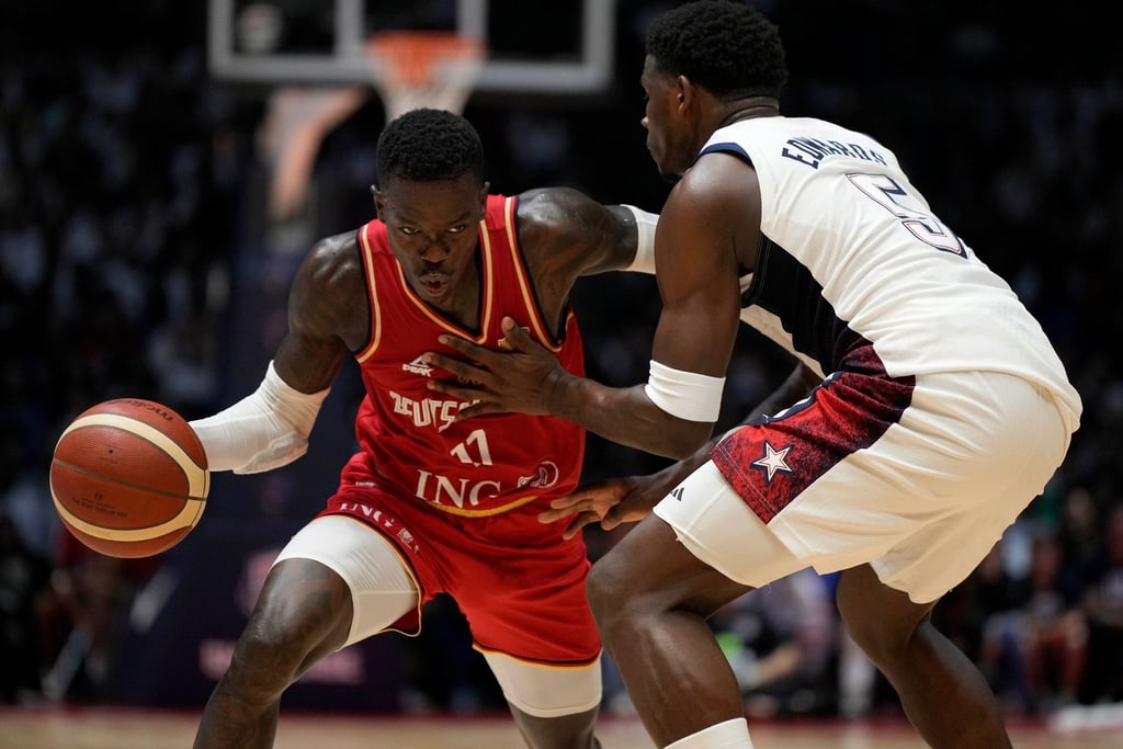 Dennis Schröder attackiert die Defense der USA.