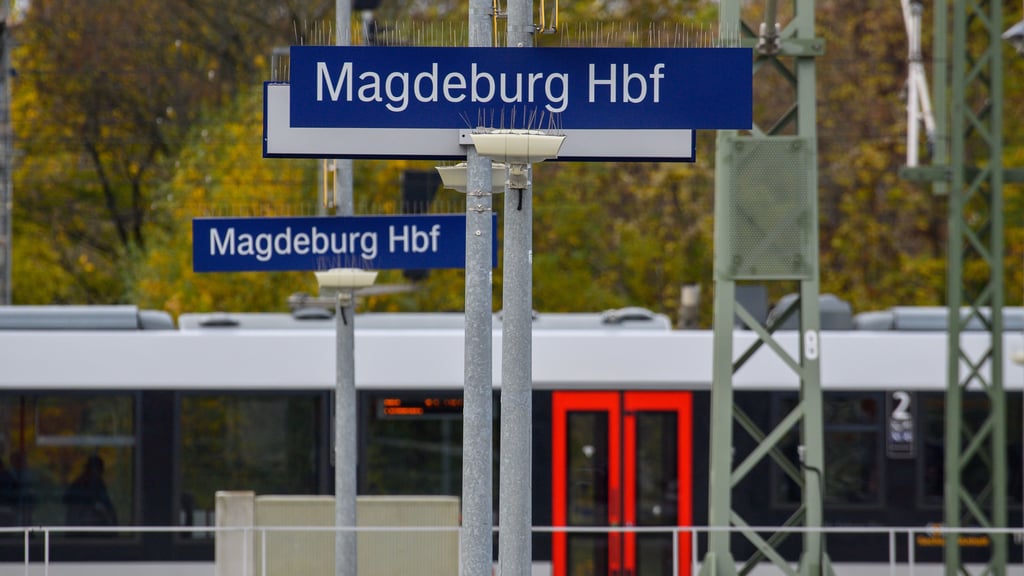 Im Hauptbahnhof Magdeburg hat sich ein Exhibitionist entblößt vor Polizisten entblößt.