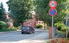 Im Beetzendorfer Steinweg gilt Tempo 30, doch viele Autofahrer halten sich nicht daran. Die geforderten Geschwindigkeitskontrollen sind aut Polizei allerdings schwierig umzusetzen.