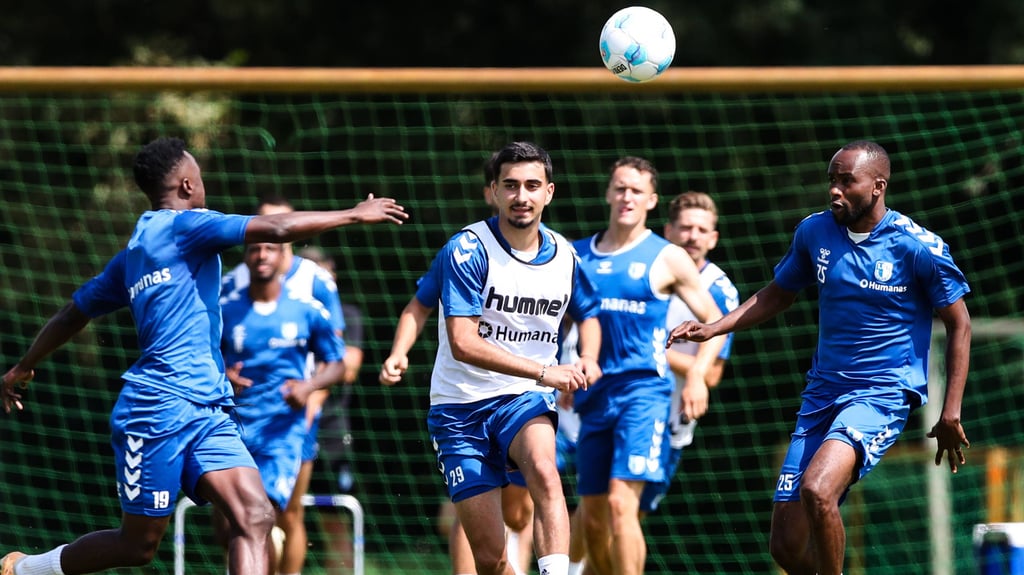 Auf dem Trainingsplatz des 1. FC Magdeburg ist viel Betrieb, schließlich stehen aktuell 32 Profis unter Vertrag. Gibt es noch Abgänge in den kommenden Wochen?