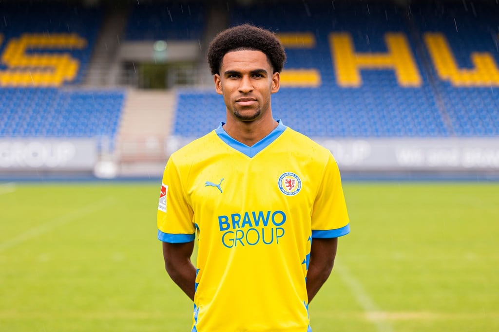 Sanoussy Ba trifft für Eintracht Braunschweig vor dem Zweitliga-Auftakt.
