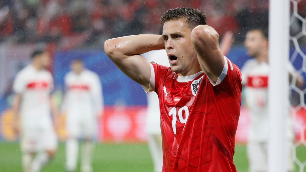 Knie-OP statt USA-Reise: Christoph Baumgartner fehlt RB Leipzig vorerst.