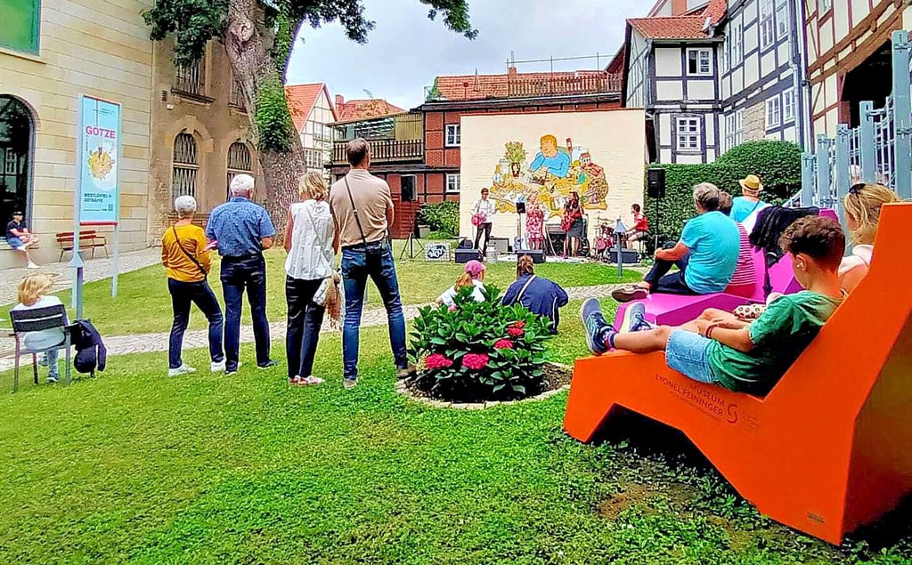 Für die musikalische Begleitung des Sommerfestes im Museum Lynoel Feininger sorgte „The Moo“.