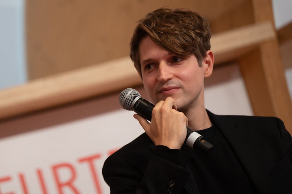 Bestsellerautor Wells kann sich nicht vorstellen, Künstliche Intelligenz (KI) und Chatbots beim Schreiben einzusetzen. (Foto-Archiv)