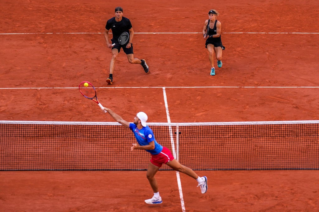 Für Laura Siegemund und Alexander Zverev (l) war im Mixed bei Olympia schon in Runde eins Schluss.