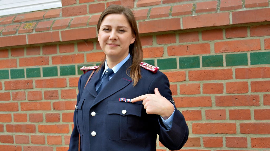 Ein Leben für die Feuerwehr: Als Brandschutzingenieurin ist Marie Fabisch in ganz Europa unterwegs, aber zu Hause fühlt sie sich in ihrer Geburtsstadt Osterburg.