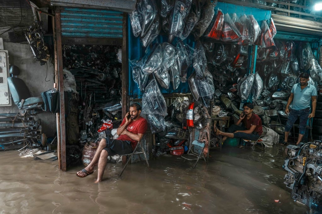 Der Monsunregen löst Überschwemmungen aus in Indien.
