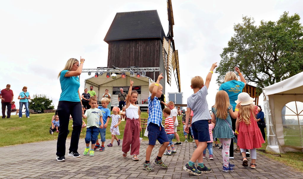 Die Jungen und Mädchen der Kita „Wichtelland“ zeigten beim Mühlenfest am vergangenen Wochenende wieder ein kleines Programm.