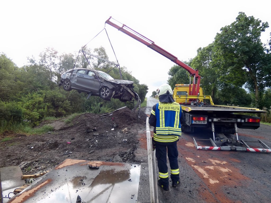 Auf der B80 zwischen Eisleben und Lüttchendorf hat sich am Sonntag ein schwerer Unfall mit vier Verletzten ereignet. Ob der sich auf die Straßenbaustelle auswirkt, wird gerade überprüft.