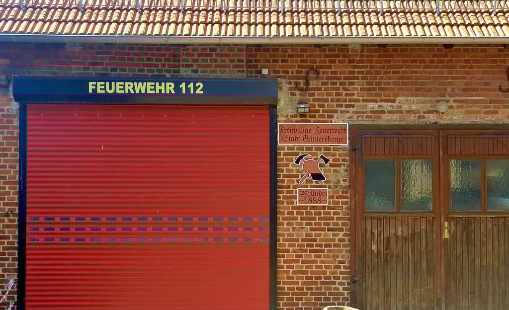 Die Feuerwehr Güntersberge hat in der Friedensstraße alles andere als optimale Bedingungen.