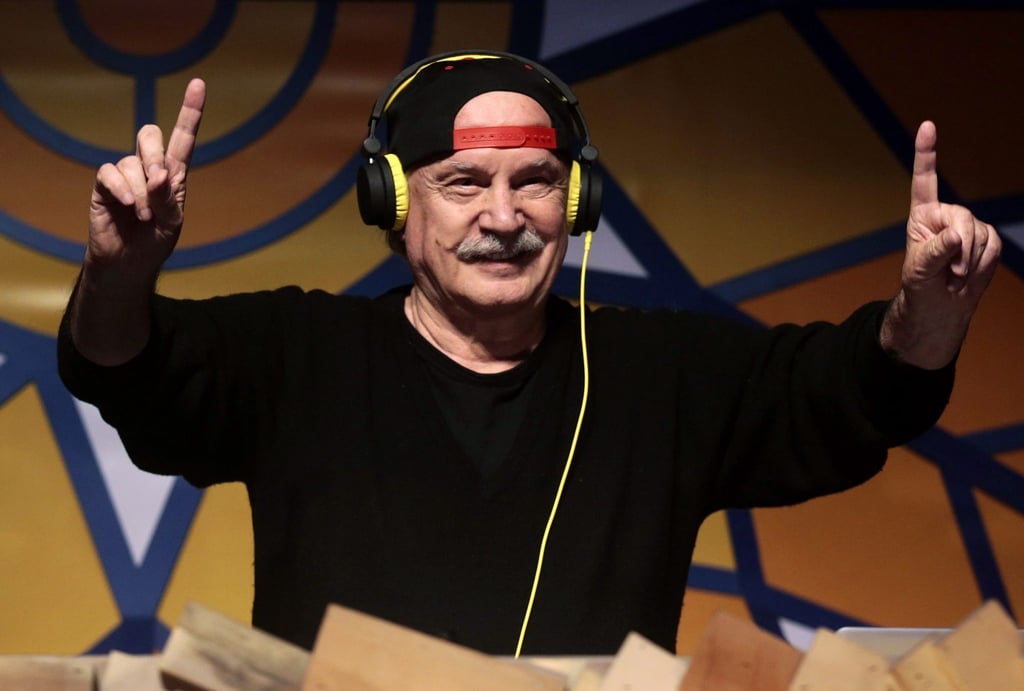 Noch im hohen Alter heizt Giorgio Moroder von der Bühne herab ein. In den 1970ern prägte er den „Disco Sound of Munich“. (Archivbild)