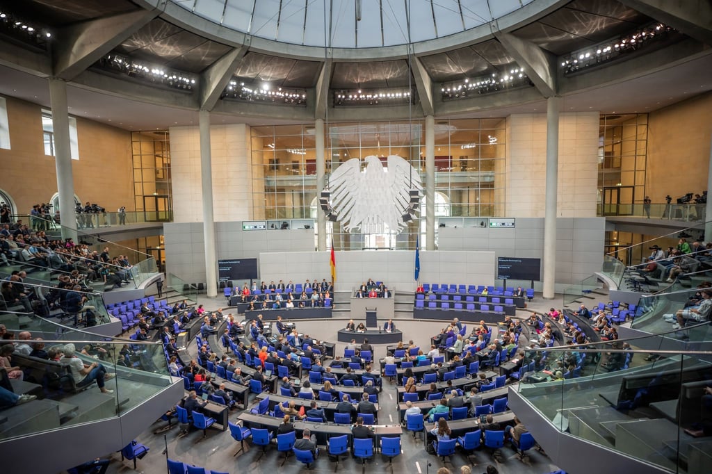 Ob das Wahlrecht noch vor der Bundestagswahl 2025 angepasst wird, blieb zunächst offen. (Archivbild)