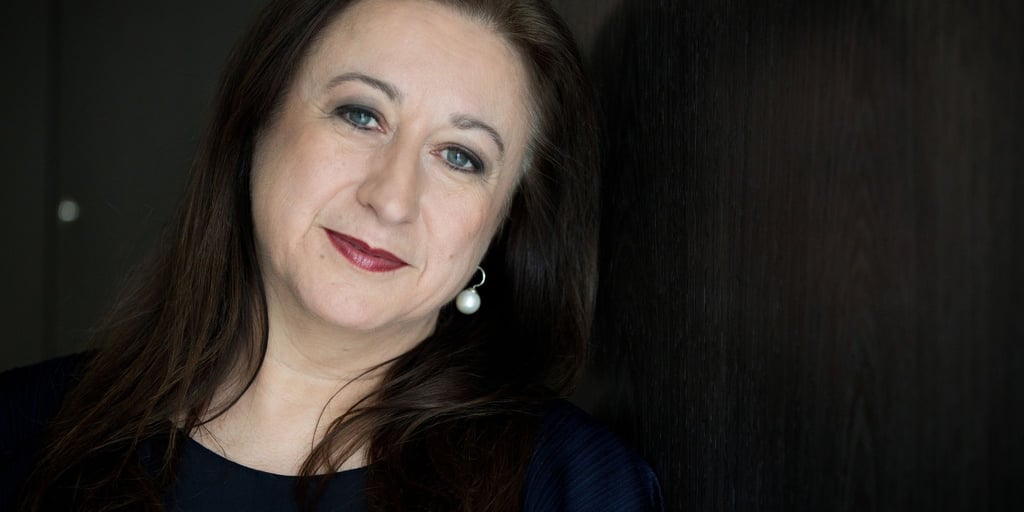 Dirigentin Simone Young spricht sich in einem Interview gegen eine Frauen-Quote aus.