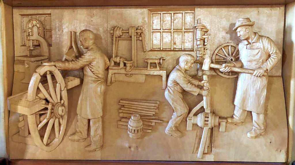 Auf diesem geschnitzten Relief von Werner Müller ist seine Liebe zum Detail zu erkennen.