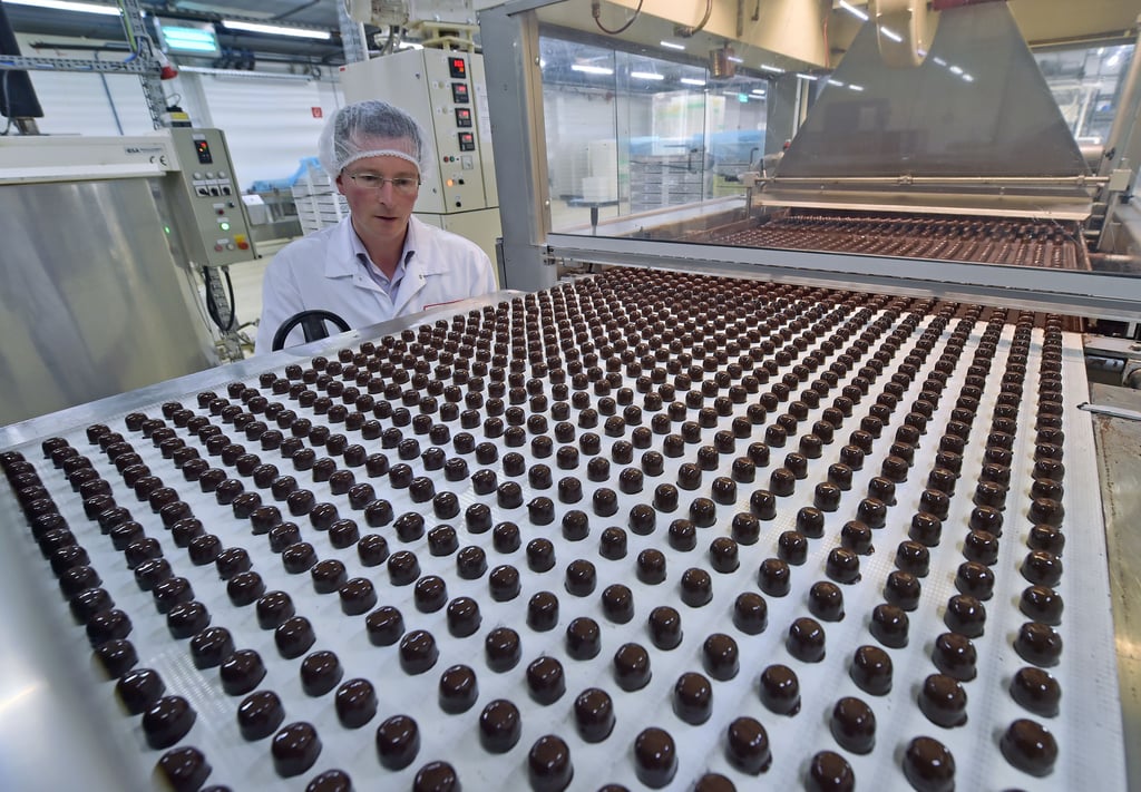 Kugel an Kugel, aber nicht mehr für Lidl: Produktion bei Halloren in Halle