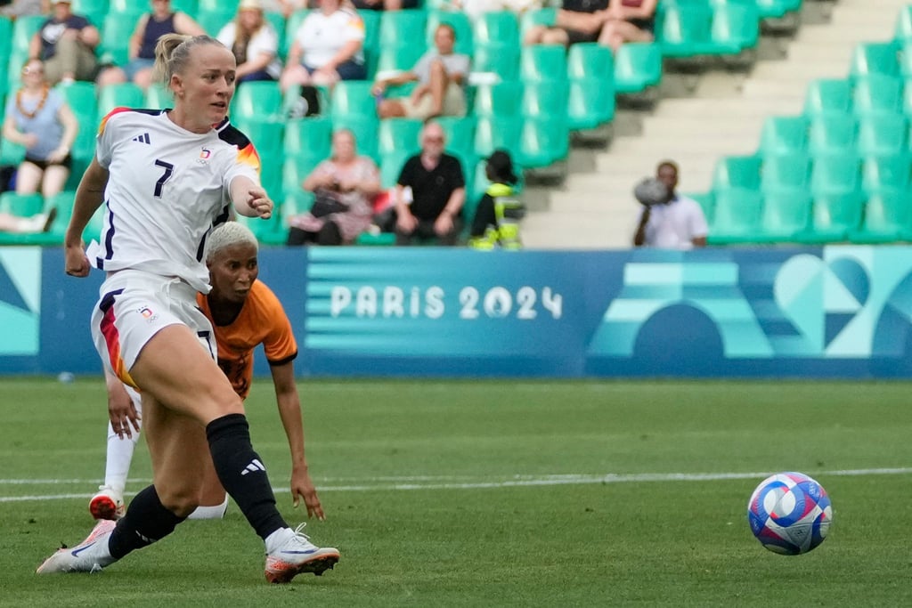 Tor zum 1:0: Lea Schüller